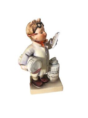 Goebel M.I. Hummel figurine "Little Pharmacist" 1955 Karl Wagner HUM 322